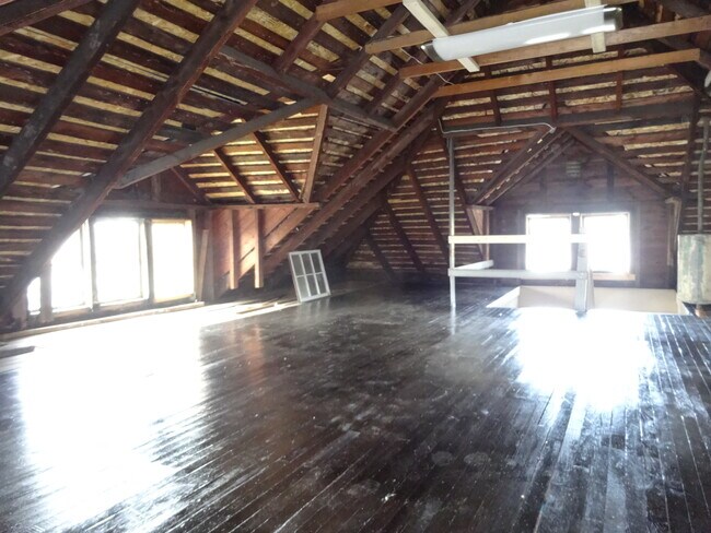 Building Photo - 179 Niagara Falls Blvd