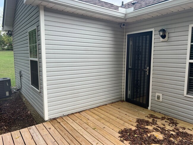 Building Photo - 3 bedroom 2 bath single family home for RENT!