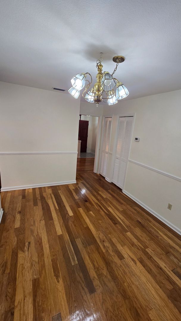 Building Photo - Beautiful Large home off of Mahan