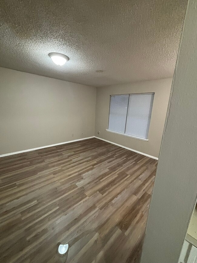 Building Photo - 641 N Betty Jo Dr