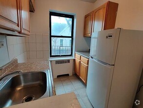 Building Photo - 1 bedroom in BRONX NY 10463