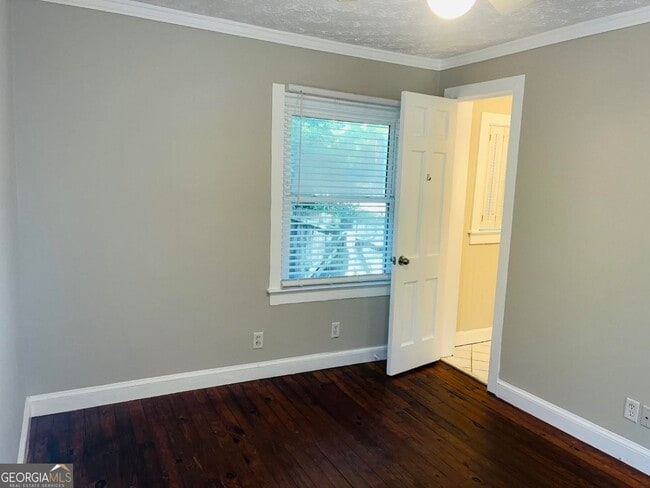 Building Photo - 4665 Orchid Dr