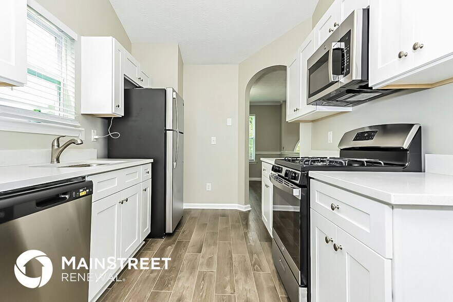 Building Photo - 350 Summer Hill Cir