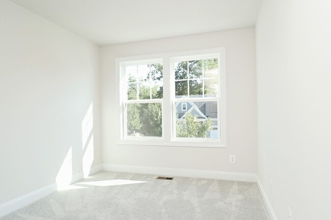 Building Photo - Dog-Friendly Townhome in Dunlora Park