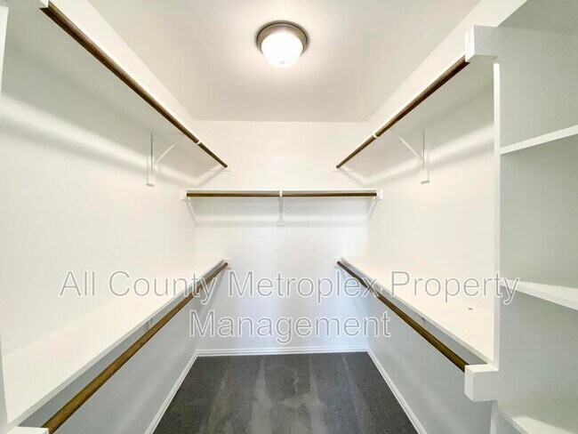 Building Photo - 4723 Amal Saleh Dr