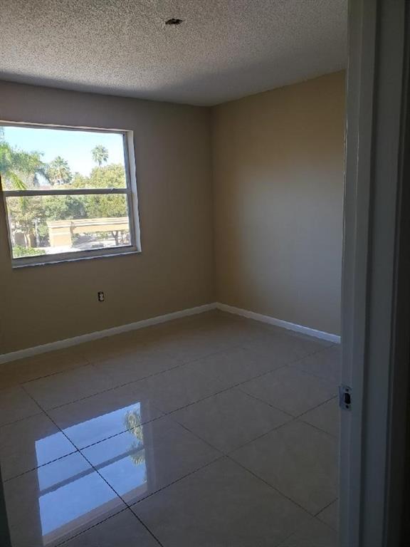 Building Photo - 771 N Pine Island Rd