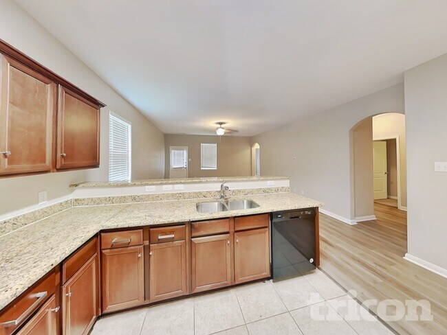 Building Photo - 110 Rushmore Ln