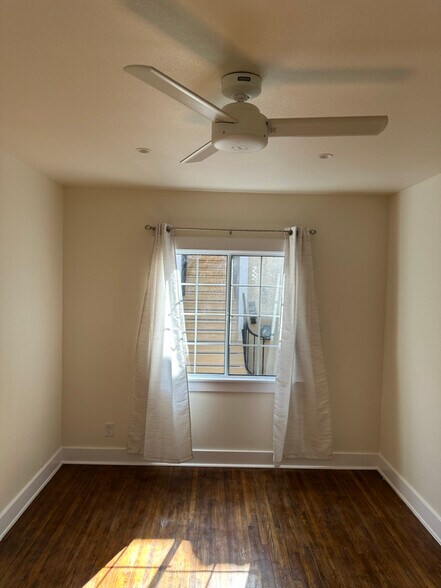Building Photo - 2038 Highland Ave