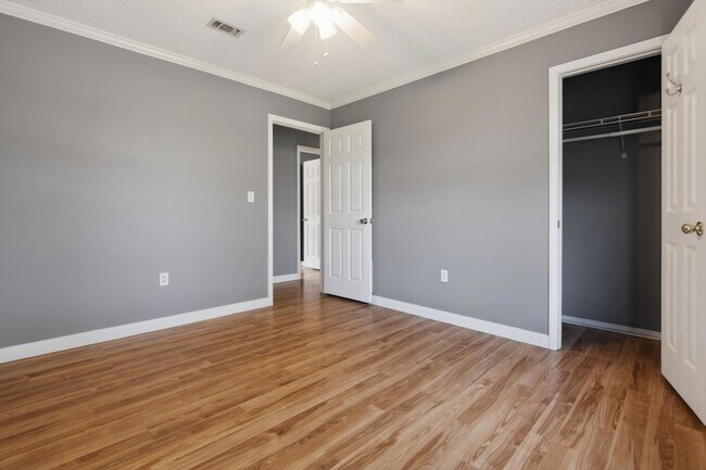 Building Photo - 4799 Coronado Cir