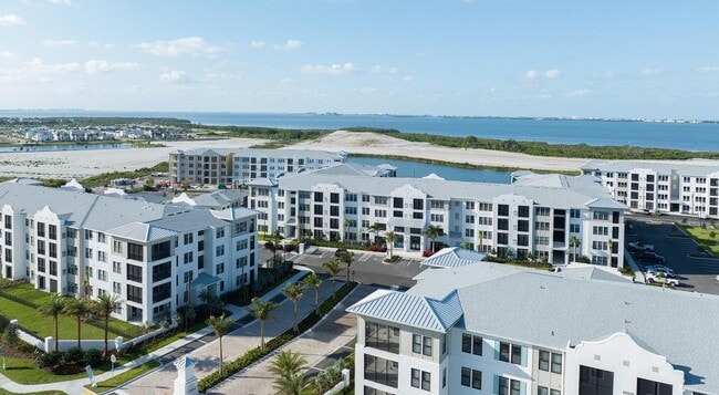 Building Photo - 6850 Foxtail Palm Wy