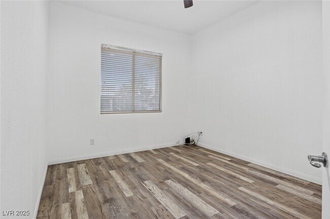 Building Photo - 4630 Laguna Vista St