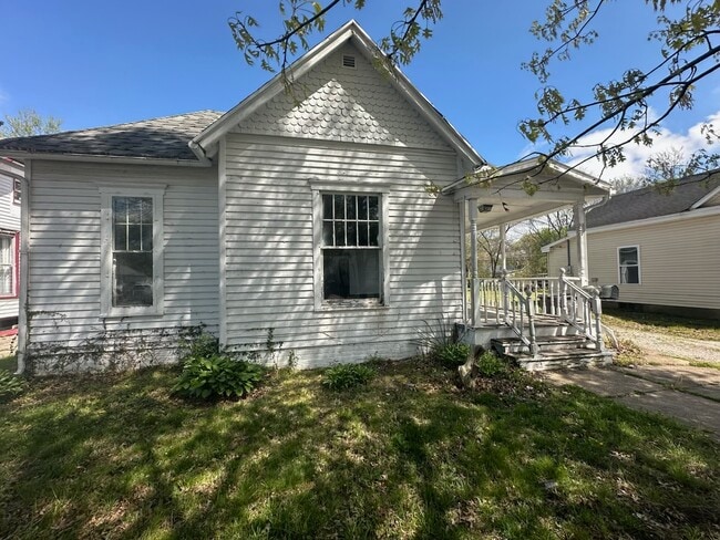 Primary Photo - 517 Sheridan St