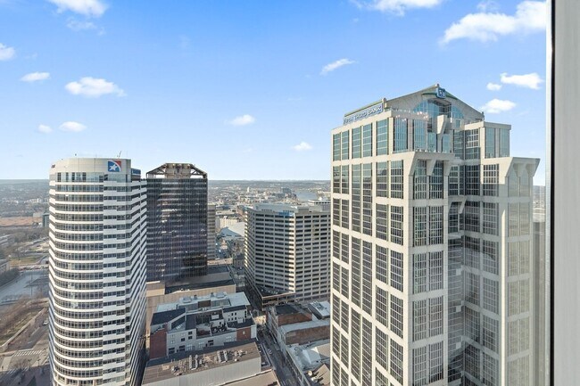 Building Photo - 515 Church St