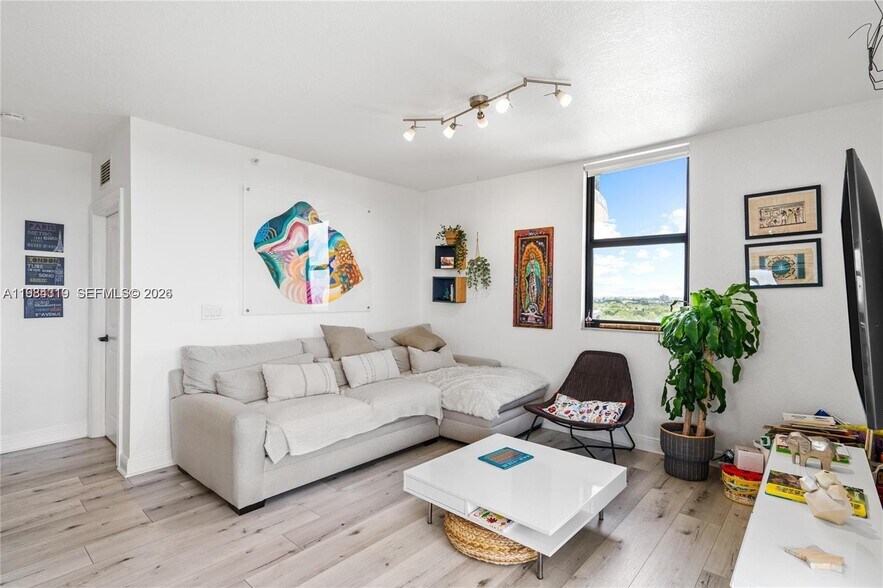 Building Photo - 2301 SW 27th Ave