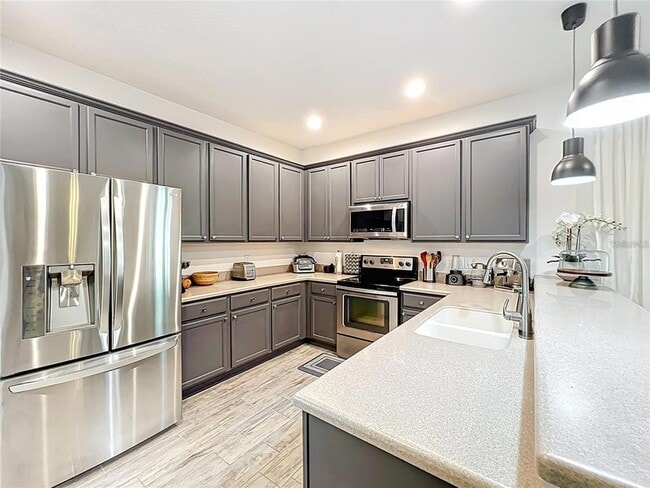 Building Photo - 11868 Thatcher Ave