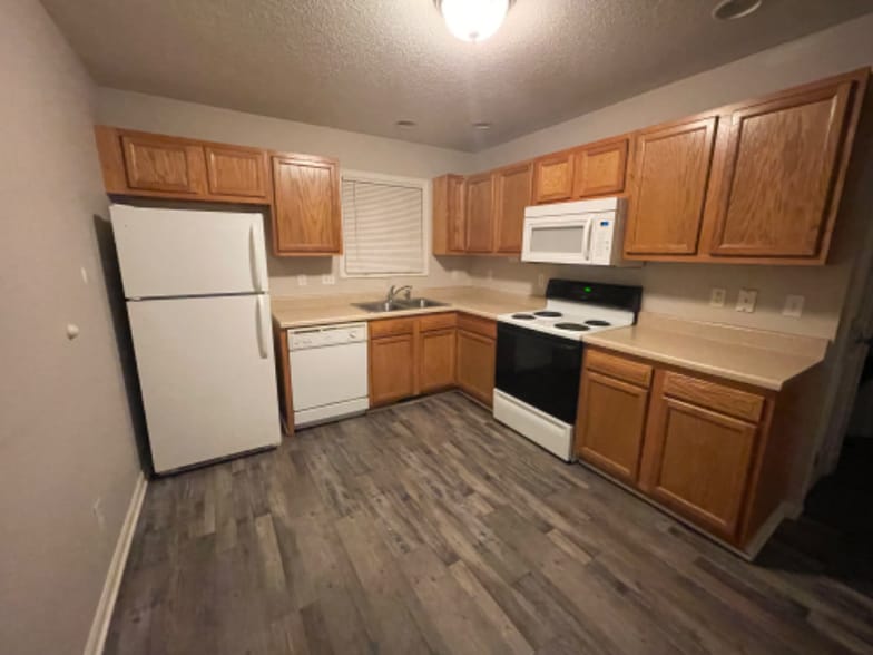 Building Photo - 505 S Urbana Ave