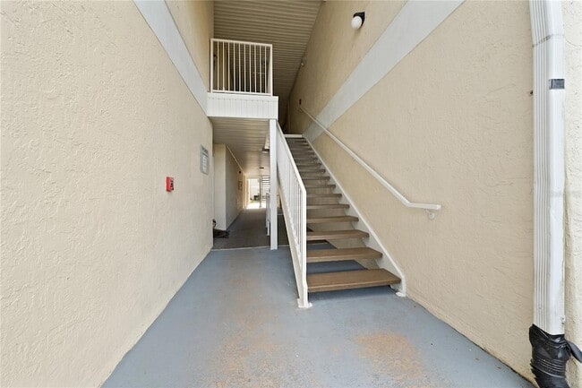 Building Photo - 3930 Southpointe Dr