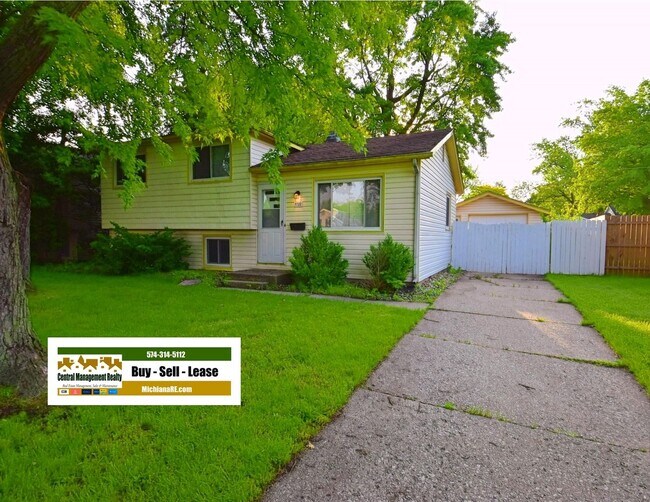 Crestwood Area Trilevel home near Univers... 1722 Crestwood Blvd