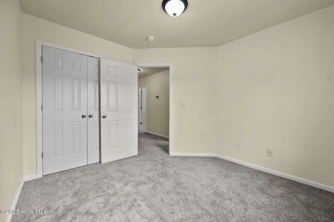 Building Photo - 1004 Summerfield Ct
