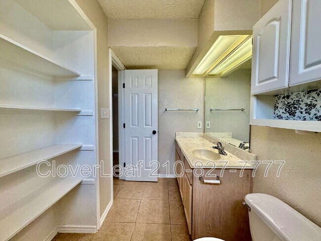 Building Photo - 10561 Starcrest Dr