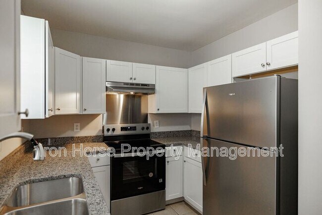 Building Photo - 638 Mill Stone Bluff