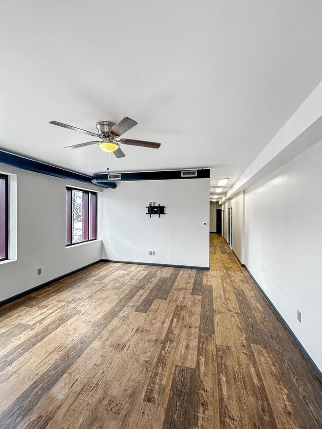 Building Photo - 101 E Lincoln Ave