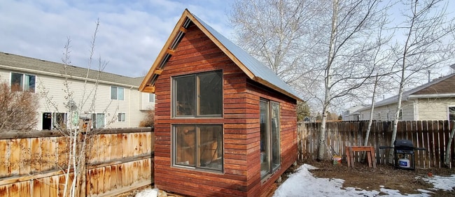 Building Photo - 421 N Hunters Way