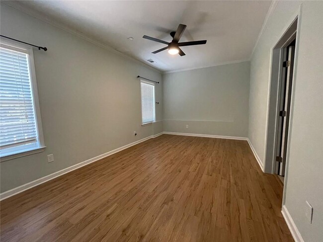 Building Photo - 2871 Royston Dr