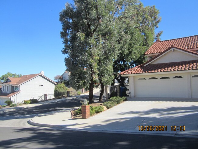 Building Photo - LAKE HILLS BEAUTY IN LA SIERRA