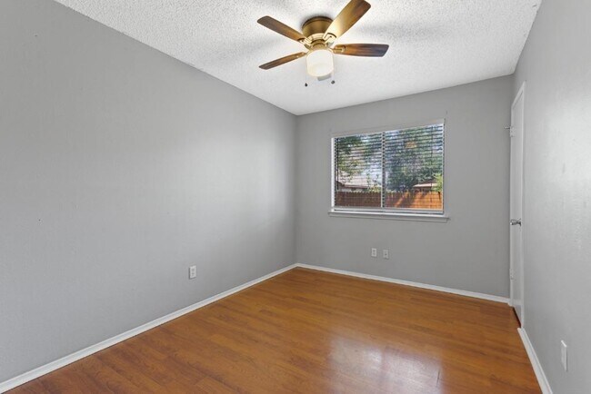 Building Photo - 12307 Emery Oaks Rd