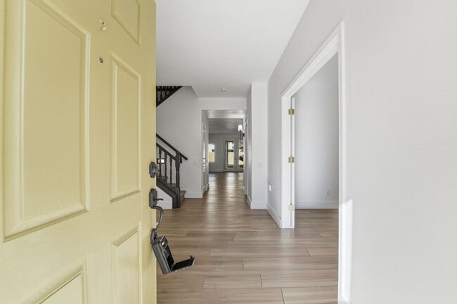 Building Photo - Beautiful 3-bedroom, 2-bathroom residence in the lively city of Mesa, Arizona!