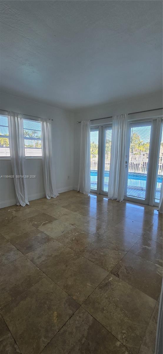 Building Photo - 2185 NE 123rd St