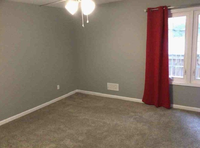 Building Photo - 190 St Matthews Ave