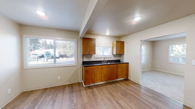 Building Photo - Country House w/ 2 Bedroom + Den - Washer, Dryer, Storage Shed & Plentiful Parking!