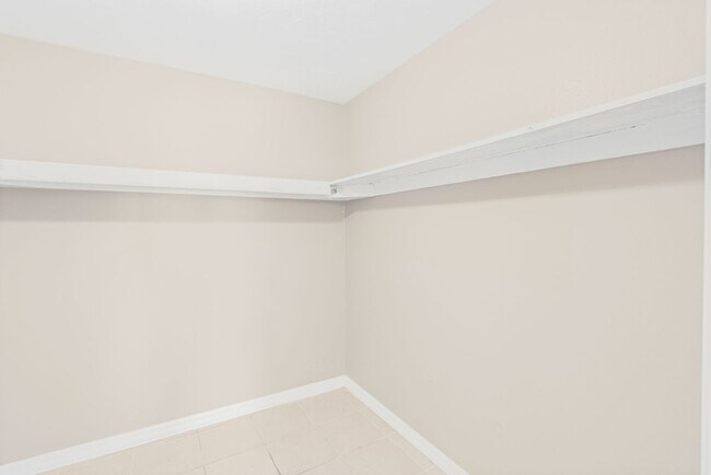 Building Photo - Apartment for rent