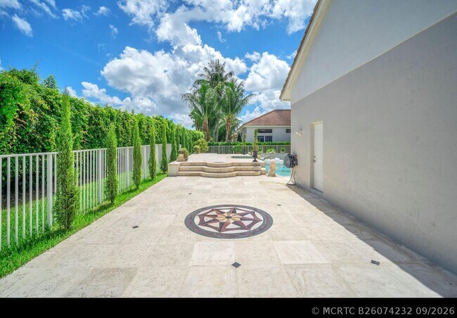 Building Photo - 10851 Japonica Ct