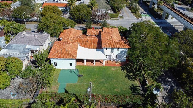 Building Photo - 100 SW 26th Rd