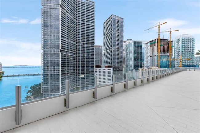 Building Photo - 300 Biscayne Blvd Way