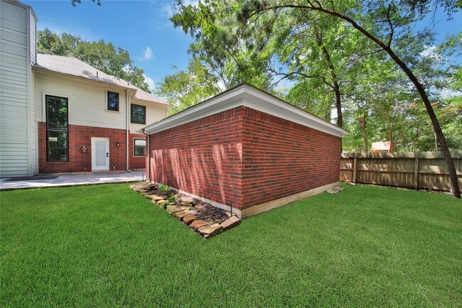 Building Photo - 11 Windledge Pl