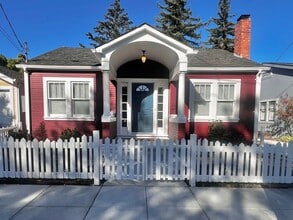 Building Photo - Charming Petaluma Home Near Downtown