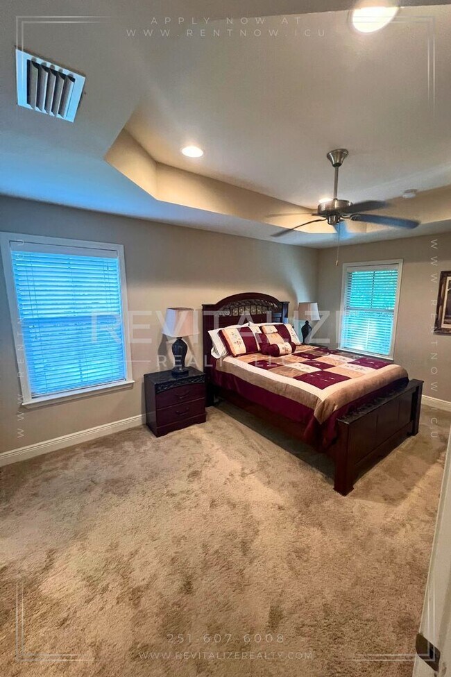Building Photo - COMING SOON! Beautiful Home in Huntington ...