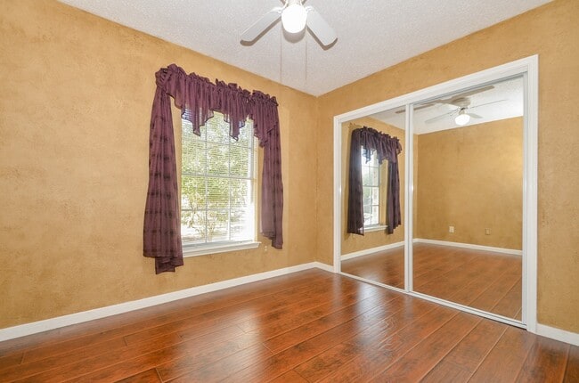 Building Photo - 8310 Hot Springs Dr