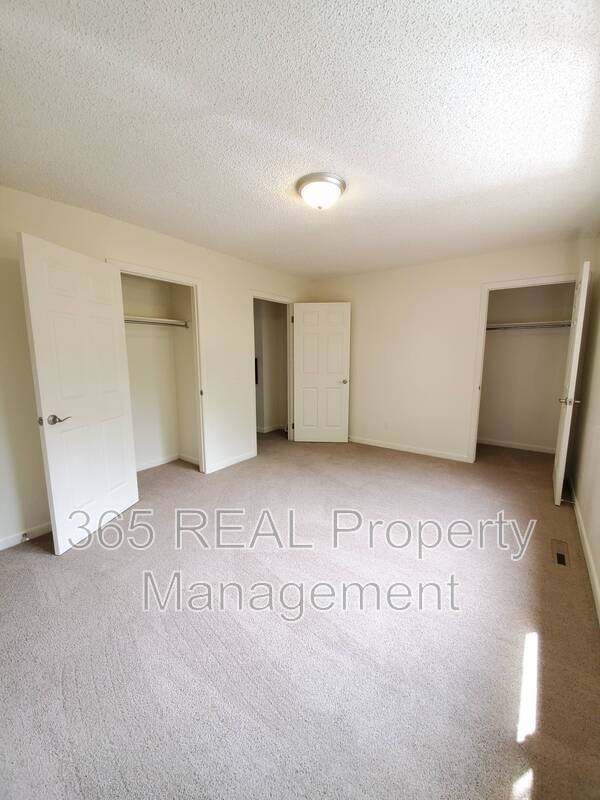 Building Photo - 2141 28th Ave Ct