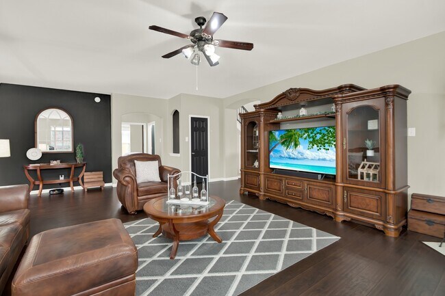 Building Photo - 15314 Hazen Point Dr