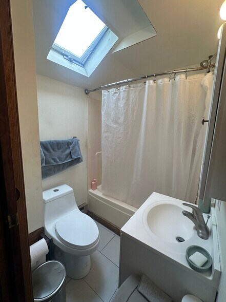 Building Photo - 3829 Bloomington Ave