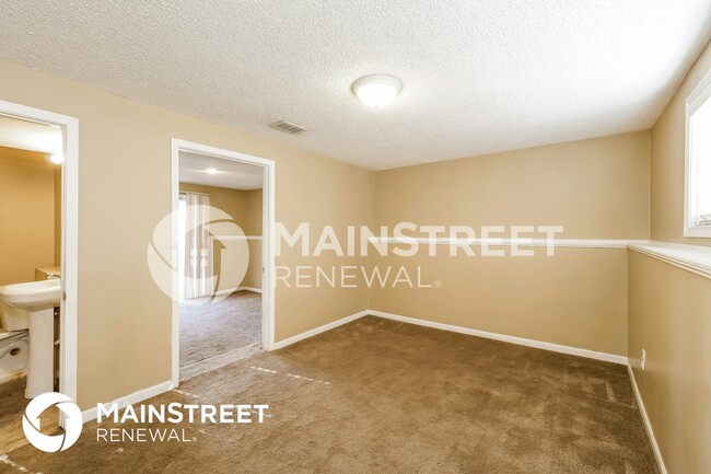 Building Photo - 609 SE Steeple Ct