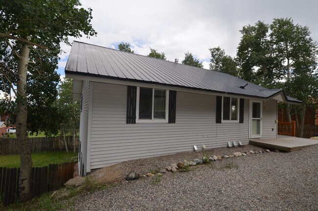 Building Photo - Fairplay home available 10/1/26, yard, two living spaces!