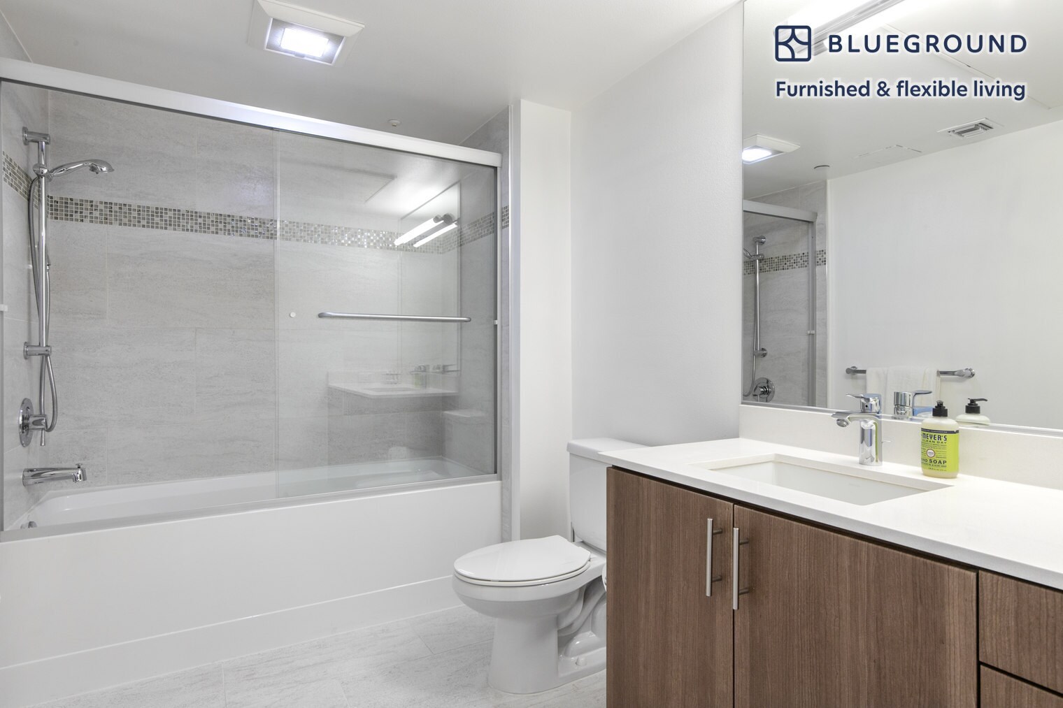 Building Photo - 375 N La Cienega Blvd