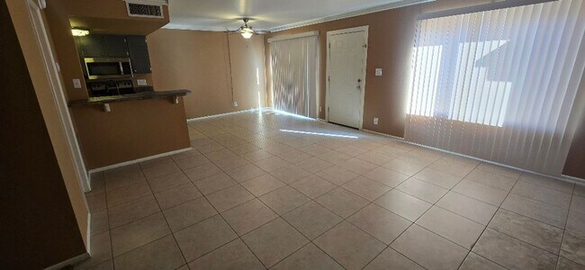 Building Photo - uccdob