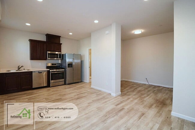 Building Photo - 838 Mission De Oro Dr
